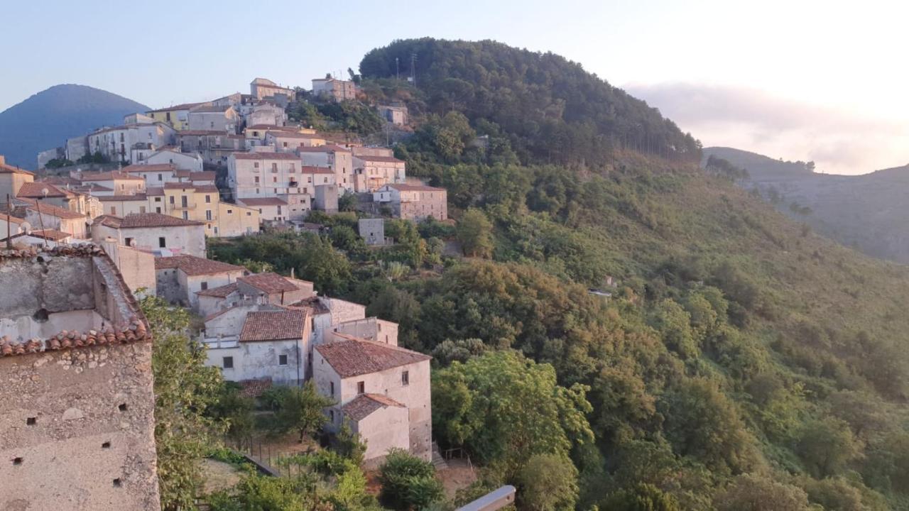 Apartamento Casa Vacanze Al Borgo Antico Aieta Exterior foto